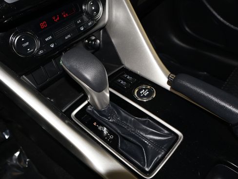 Used 2023 Mitsubishi Eclipse Cross LE image 29