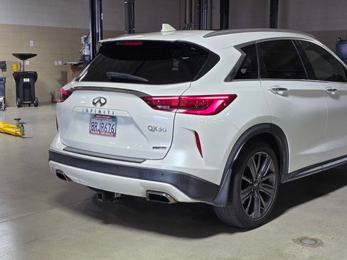 Used 2020 INFINITI QX50 Essential w/ Edition 30 Package FWD image 11