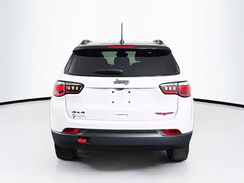 Used 2024 Jeep Compass Trailhawk w/ Trailhawk Convenience Group AWD/4WD image 6