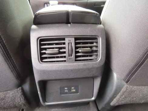 Used 2022 Nissan Rogue SV FWD image 15