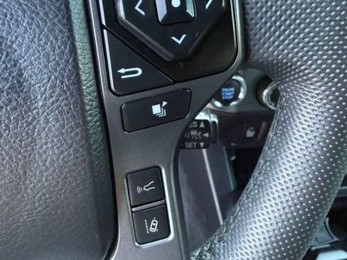 Used 2022 Toyota Tacoma TRD Off-Road w/ Technology Package AWD/4WD image 21
