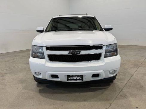 Used 2009 Chevrolet Suburban LT AWD/4WD image 3