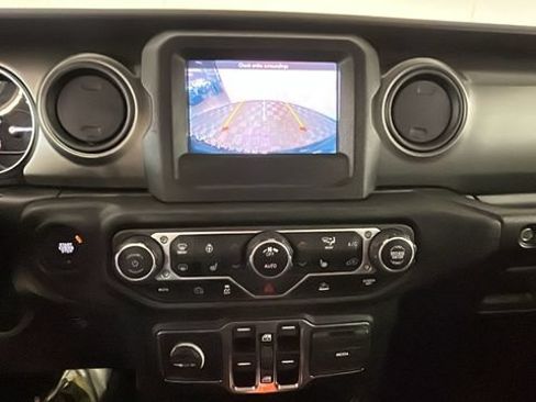 Used 2023 Jeep Wrangler Unlimited w/ Cold Weather Group AWD/4WD image 22
