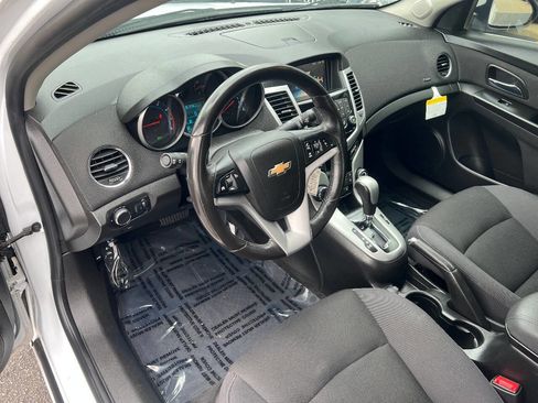 Used 2014 Chevrolet Cruze LT FWD image 17