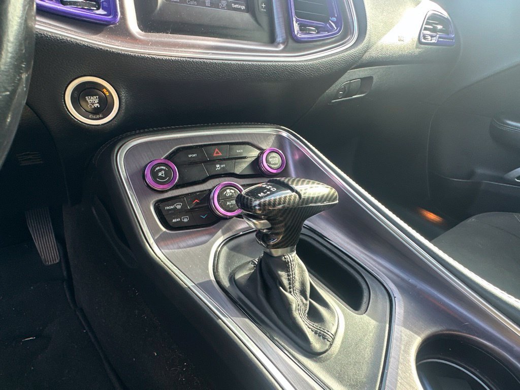 Used 2015 Dodge Challenger SXT RWD image 16