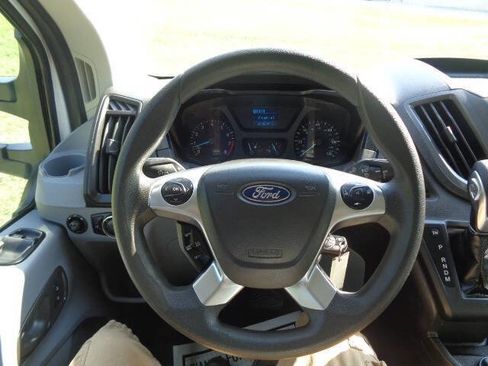 Used 2019 Ford Transit 250 130 Low Roof RWD image 15