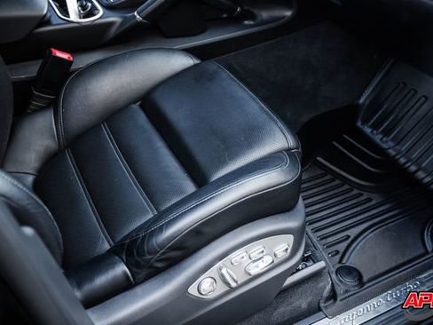 Used 2015 Porsche Cayenne Turbo image 65