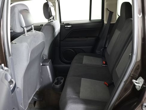 Used 2014 Jeep Patriot Latitude AWD/4WD image 28