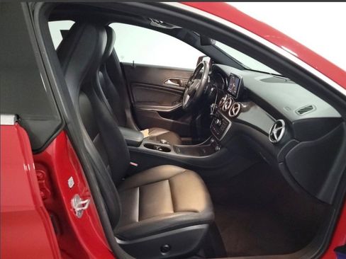 Used 2014 Mercedes-Benz CLA 250 4MATIC image 9