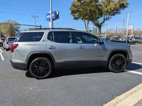 Used 2023 GMC Acadia SLT w/ Elevation Edition image 7