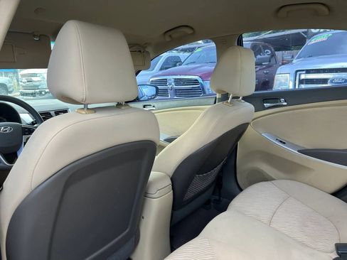 Used 2013 Hyundai Accent GLS w/ Premium Pkg FWD image 11