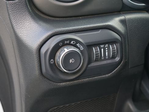 Used 2022 Jeep Wrangler Unlimited Sport image 29