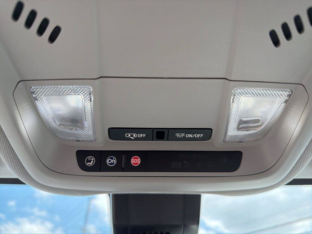 Used 2022 GMC Terrain SLE w/ Driver Convenience Package FWD image 45