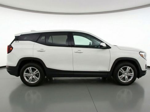 Used 2024 GMC Terrain SLE FWD image 11