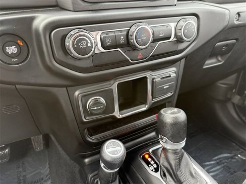 Used 2021 Jeep Wrangler Unlimited Sport image 18