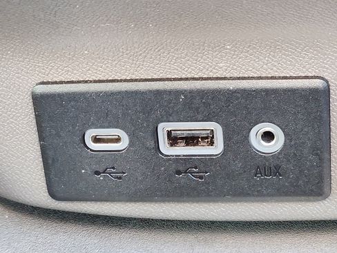 Used 2021 Chevrolet Malibu LT image 23