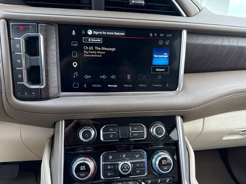Used 2024 GMC Yukon XL Denali RWD image 18