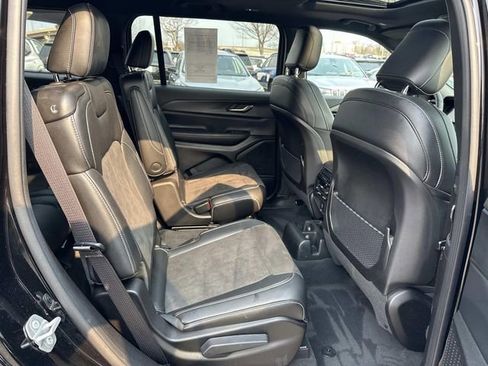 Used 2024 Jeep Grand Cherokee L Altitude image 10