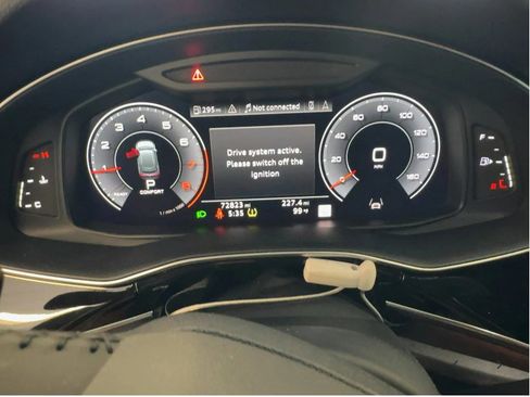 Used 2019 Audi Q8 Premium Plus w/ Premium Plus AWD/4WD image 9