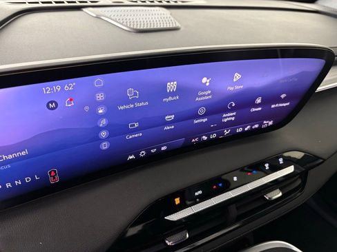 Used 2025 Buick Enclave Preferred image 24