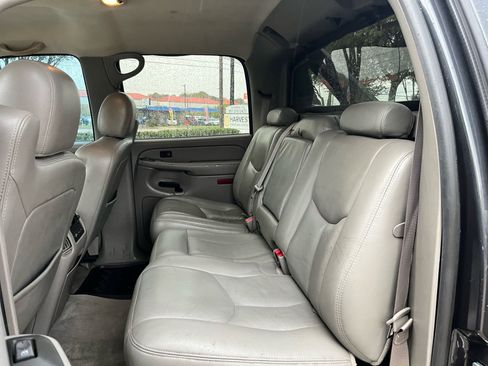 Used 2005 Chevrolet Avalanche Z66 w/ Preferred Equipment Group image 23