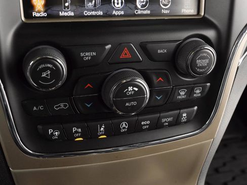 Used 2017 Jeep Grand Cherokee Overland w/ Jeep Active Safety Group image 23