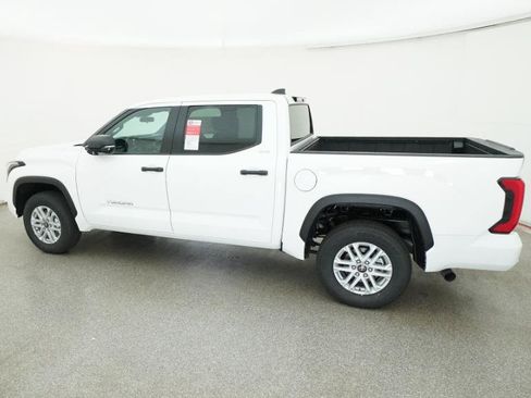 New 2026 Toyota Tundra SR5 w/ SR5 Convenience Package AWD/4WD image 28