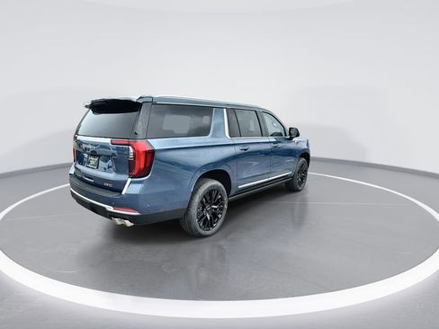 New 2026 GMC Yukon XL Denali w/ Denali Reserve Package AWD/4WD image 8