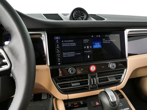 New 2026 Porsche Macan AWD/4WD image 14