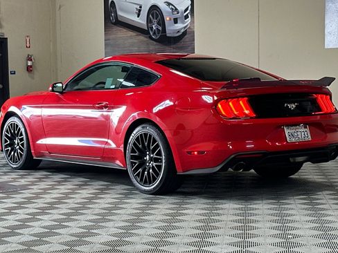 Used 2018 Ford Mustang Coupe image 6