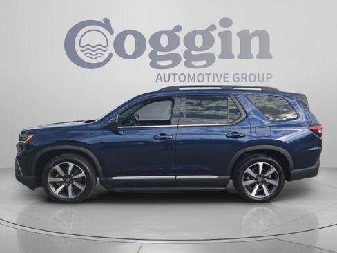 Used 2023 Honda Pilot Touring image 2
