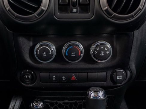 Used 2018 Jeep Wrangler Unlimited Sport S image 15