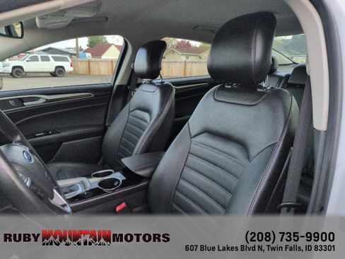 Used 2013 Ford Fusion SE FWD image 12