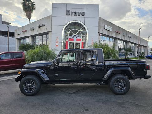 New 2026 Jeep Gladiator Sport image 4