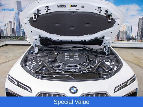 Used 2025 BMW 760i xDrive AWD/4WD image 5