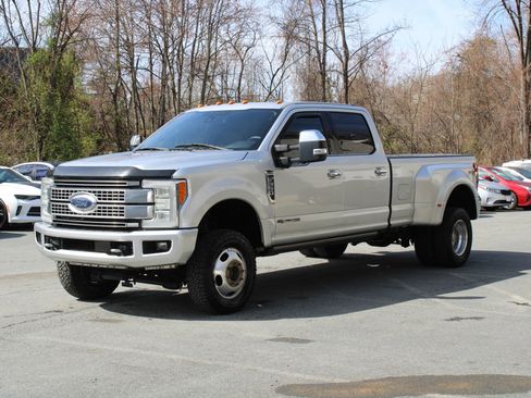 Used 2018 Ford F350 Platinum w/ Platinum Ultimate Package image 3