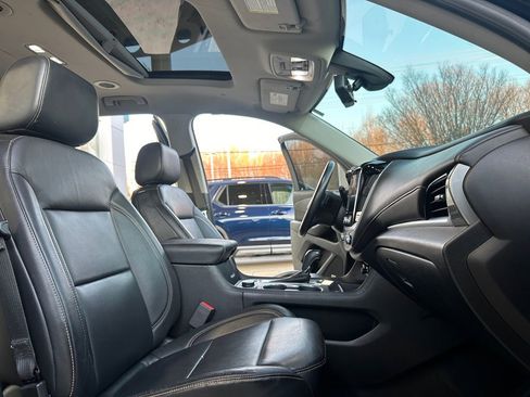 Used 2018 Chevrolet Traverse LT image 27