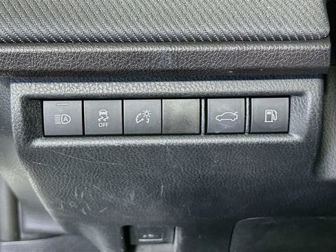 Used 2025 Toyota Camry SE w/ Convenience Package FWD image 11