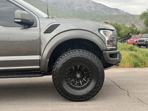 Used 2018 Ford F150 Raptor w/ Equipment Group 802A Luxury AWD/4WD image 3