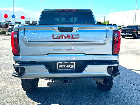 Used 2024 GMC Sierra 2500 Denali w/ Denali Reserve Package AWD/4WD image 7