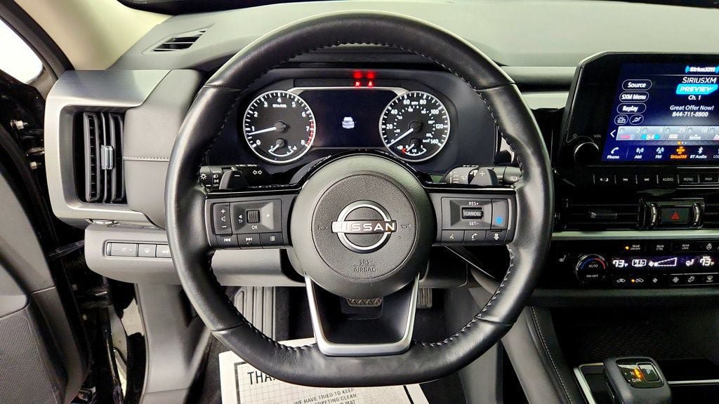 Used 2022 Nissan Pathfinder SL AWD/4WD image 13
