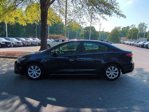 Used 2023 Toyota Corolla LE FWD image 2