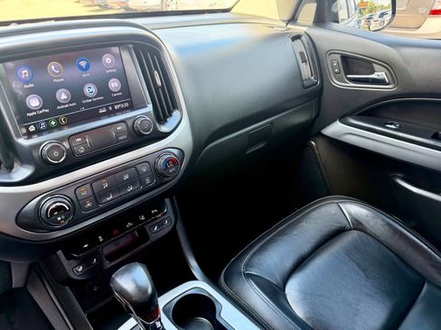 Used 2022 Chevrolet Colorado LT w/ Luxury Package AWD/4WD image 43