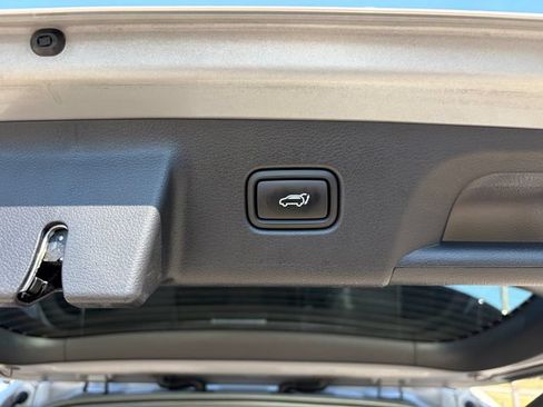 Used 2024 Hyundai Palisade Limited AWD/4WD image 12