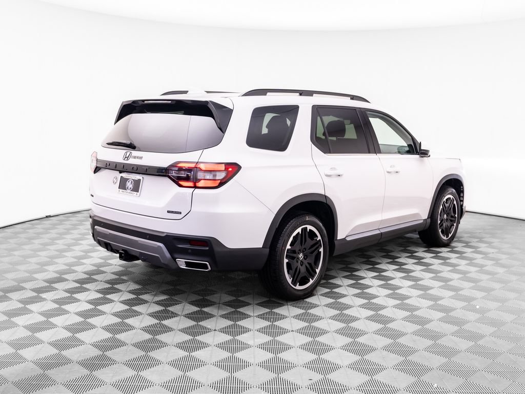 New 2026 Honda Pilot Touring image 6