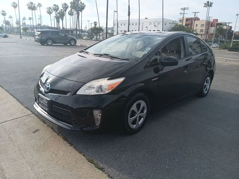 Used 2012 Toyota Prius Two image 3