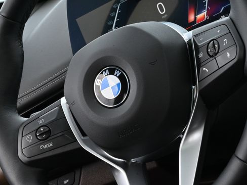 Certified 2025 BMW X1 xDrive28i w/ Technology Package AWD/4WD image 24