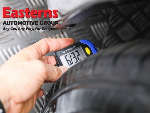 Used 2024 Volkswagen Jetta SE image 27