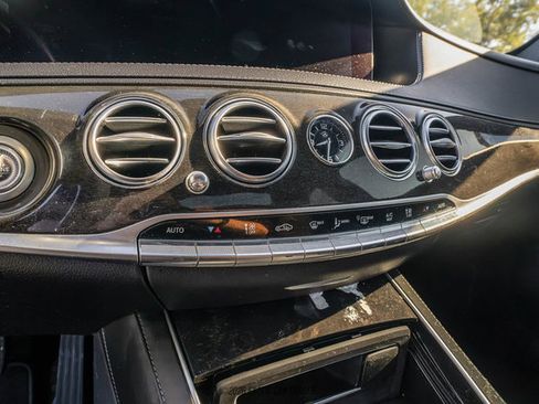 Used 2020 Mercedes-Benz S 560 Sedan image 22