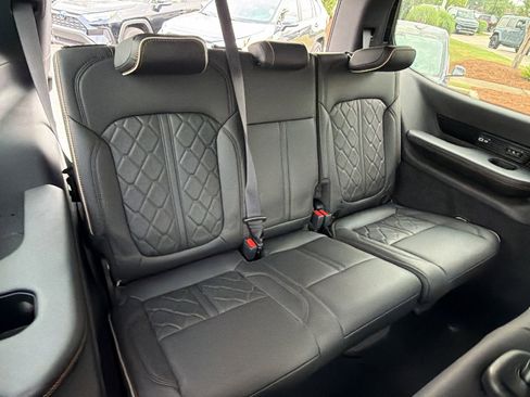 Used 2025 Jeep Grand Wagoneer Series III w/ Rear Seat Video Group 1 AWD/4WD image 23